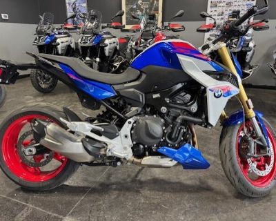 2025 BMW F 900 R