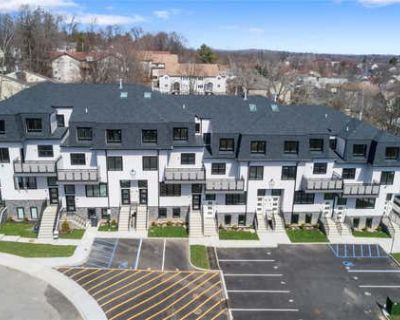 3 Bedroom 2BA 1300 ft Condominium For Sale in MONSEY, NY