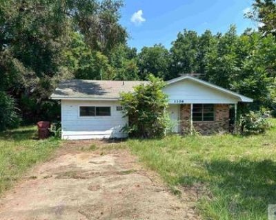 3 Bedroom 1BA 1301 ft Single Family House For Sale in Queen City, TX