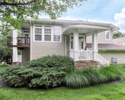 3 Bedroom 2BA 1595 ft Condo For Sale in Seven Hills, OH