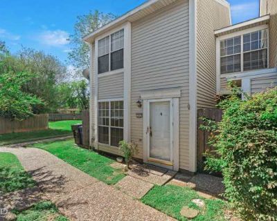 2 Bedroom 1.5BA 980 ft Pet-Friendly Apartment For Rent in Shreveport, LA