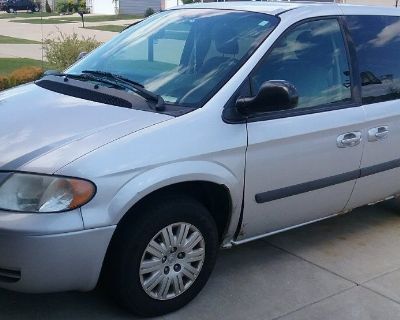 Used 2005 Chrysler Town & Country