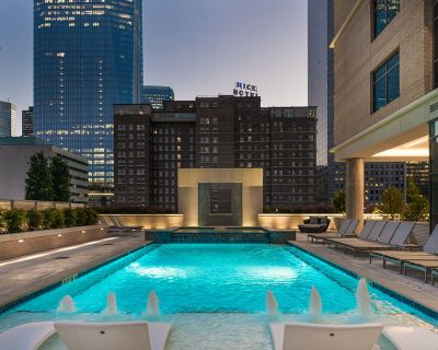 Master of the Universe 1 bedroom apt