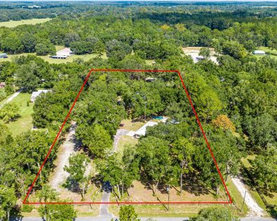 3 Bedroom 2BA 1728 ft Furnished House For Rent in Ocala, FL