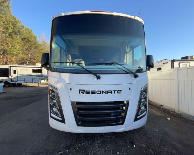 2024 Thor Motor Coach Resonate 32B