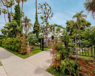 508 North Canon Drive. Property for Rent in Beverly Hills, CA for $40,000 with 4 bedrooms and 7 full baths, 1 half bath. This 6,130 square foot property was built in 1922 on a lot size of 0.52.. 4-bedroom, 4-bathroom estate located in the prestigious Beverly Hills Flats! Spanning over 6,130 square feet of interior space, this beautifully updated home combines modern luxury with timeless eleganc...