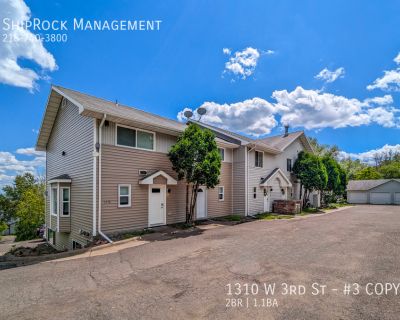 2 Bedroom 1BA Pet-Friendly Apartment For Rent in Duluth, MN