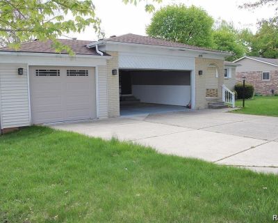 3 Bedroom 2BA 1802 ft Apartment For Rent in Troy, MI