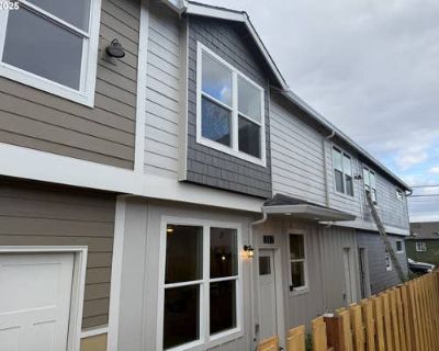 3 Bedroom 3BA 1353 ft Condominium For Sale in GLADSTONE, OR