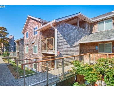 2 Bedroom 2BA 1184 ft Condominium For Sale in SEAVIEW, WA