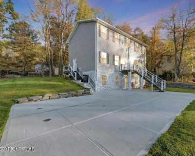 4 Bedroom 2.5BA 2197 ft Apartment For Rent in Lackawanna County, PA