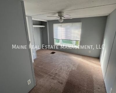 3 Bedroom 1.5BA 924 ft Pet-Friendly House For Rent in Levant, ME