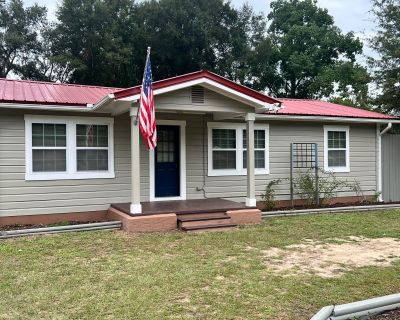 2 Bedroom 1BA 1564 ft House For Rent in Crestview, FL