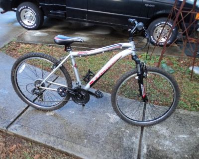 FS His And Hers 26" Schwinn Mountain Bikes