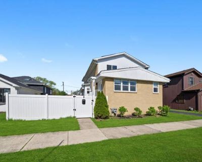 7 Bedroom 3BA 3900 ft Single Family Home For Sale in LYONS, IL