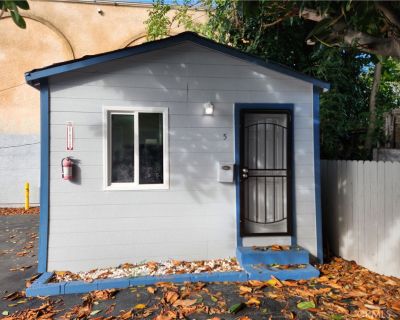 1 Bedroom 1BA 2520 ft Studio For Rent in Inglewood, CA