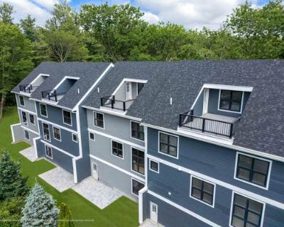 3 Bedroom 4BA 3099 ft Condo For Sale in PORTSMOUTH, NH