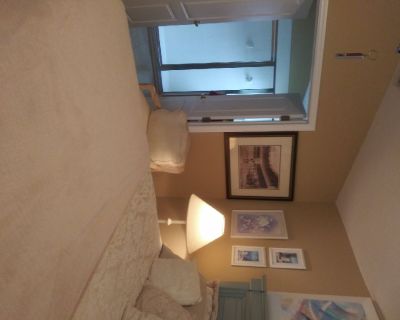 Master bedroom use of private pool gated community. No pets.