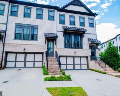 3 Bedroom 3BA Apartment For Rent in Decatur, GA
