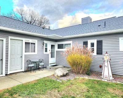 2 Bedroom 1BA 1086 ft Condo For Sale in Chicopee, MA