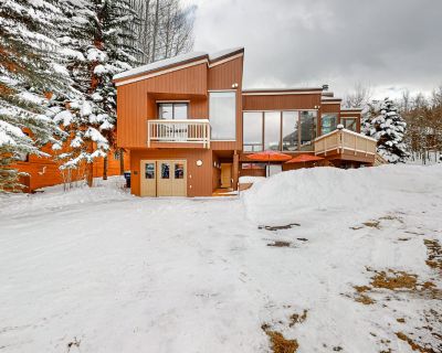 4 Bedroom 3BA House Vacation Rental in Moonlight Ridge, Vail, CO