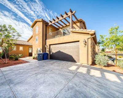 3 Bedroom 3.5BA House Vacation Rental in Legacy Land - Paradise Village #70, Santa Clara, UT