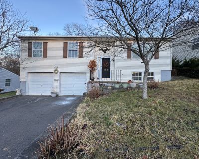 3 Bedroom 2BA 1226 ft Single Family House For Sale in Waterbury, CT