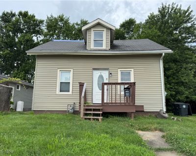3 Bedroom 2BA 994 ft Single Family House For Sale in Akron, OH