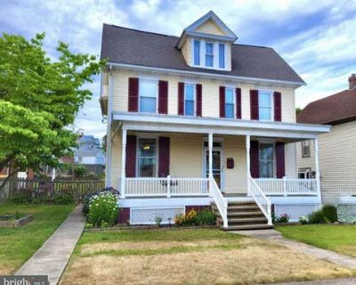 3 Bedroom 2BA 1894 ft Single Family Home For Sale in LEWISTOWN, PA