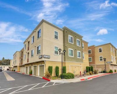 3 Bedroom 2BA 1015 ft Condominium For Sale in SAN RAMON, CA