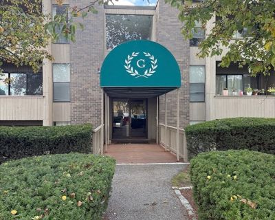 1 Bedroom 1BA 685 ft Condo For Sale in Shrewsbury, MA