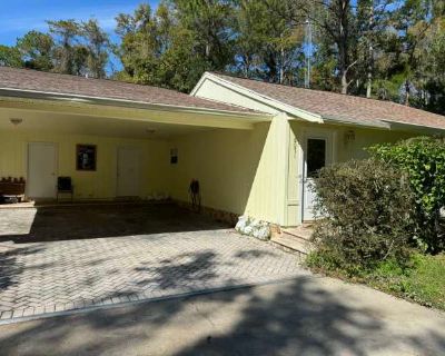 2 Bedroom 2BA 986 ft Apartment For Rent in Homosassa Springs, FL