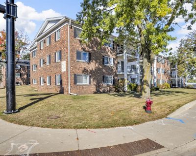 2 Bedroom 2BA 1107 ft Condo For Sale in Jackson, MI