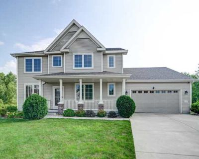 4 Bedroom 3.5BA 3350 ft Pet-Friendly Apartment For Rent in Madison, WI