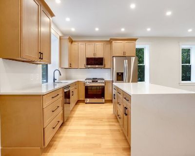 1336 Newton St NW. Take a 3D Tour Here - https://my.matterport.com/show/?m=ib7JcJw9Lmm Spacious 4 BR / 3.5 BA condo with 2000 sq ft Open layout with hardwood floors & large windows for natural light Sleek kitchen with white counters & stainless steel appliances Generous closet Two Washer/dryer in-unit Location: In the heart of Columbia Heights with endless dining, shopping & nightlife along 14t...