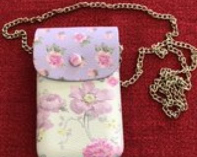 Betsey Johnson crossbody Cell phone purse