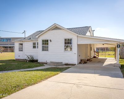 3 Bedroom 1BA 1280 ft Apartment For Rent in Pascagoula, MS