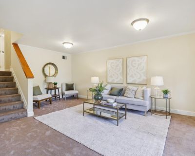 3 Bedroom 2BA 1259 ft Condo For Sale in WALNUT CREEK, CA