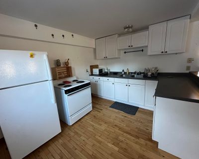 2 Bedroom 1BA 671 ft Apartment For Rent in Townshend, VT