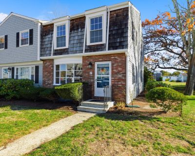 2 Bedroom 1BA 1400 ft Condo For Sale in West Harwich, MA