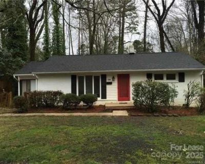 3 Bedroom 1BA 1058 ft Apartment For Rent in Charlotte, NC