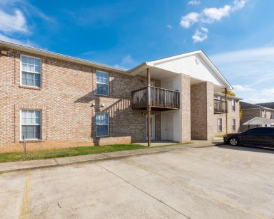2 Bedroom 1BA 900 ft Apartment For Rent in Clarksville, TN