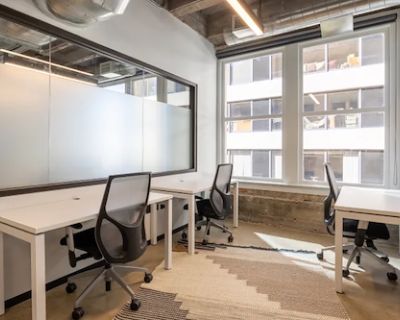 Work your way with flexible office space on Ravine Lane. Perfectly placed on Bainbridge Island s south coast, Ravine Lane offers a hi-tech workspace in one of Seattle s most picturesque suburbs. Work alongside a variety of established businesses and make the most of the convenient transport links nearby. Winslow Way at Harbor Square bus stop is only a 5-minute walk from the office, and Bainbrid...