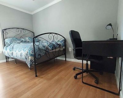 Available on: now. Furnished. Parking available * Internet included * Students welcome * 40+ years welcome Mike will require background checks for this room Learn more. Move-in ready furnished room (bed, mattress, desk, chair, lamp) in the upper level of a 3-Bed/3.5 Bath townhouse in Burke. Features a shared full bathroom (you will mostly have it to yourself unless I get another roommate). Shar...