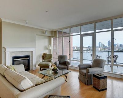 Stunning 1,800 sq. ft. unfurnished luxury condo with 2 BR, 2.5Bth, and 2 decks on Dallas Rd. Located on the 8th floor of the prestigious, waterfront Shoal Point building, with unparalleled views of the ocean and city Available to rent December 1st! Suite highlights: 2 Bedrooms, each with ensuite Walk-in closet in the master bedroom 2.5 Bathrooms (5, 4, and 2 piece) Modern kitchen appliances Gas...