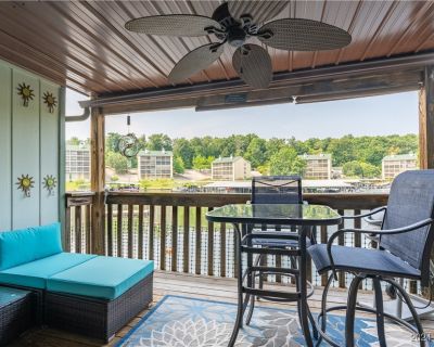 2 Bedroom 2BA 840 ft Condo For Sale in Lake Ozark, MO