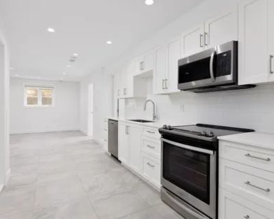 2 Bedroom 700 ft Apartment For Rent in Metro Vancouver Regional District, BC