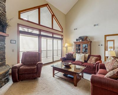 Avg / night: $268. Entry-level mountain condo w/natural light & private deck + full kitchen & WiFi | Located in Sugar Mountain, NC | 4.54 Stars | 2 Bed, 3 Bath | No Pets. No pets. Max 6 guests. The Reserve at Sugar Mountain is the best and most scenic mountain resort in western North Carolina. From the balcony, enjoy the natural beauty and the soul-satisfying views of the Blue Ridge Mountains a...