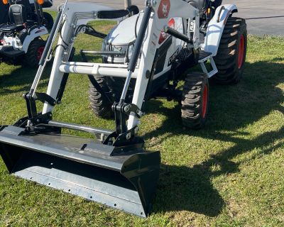 2024 Bobcat CT2040 HST Compact Tractors Tecumseh, MI