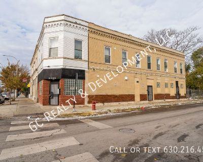 2 Bedroom 1BA 1000 ft Pet-Friendly Apartment For Rent in Chicago, IL